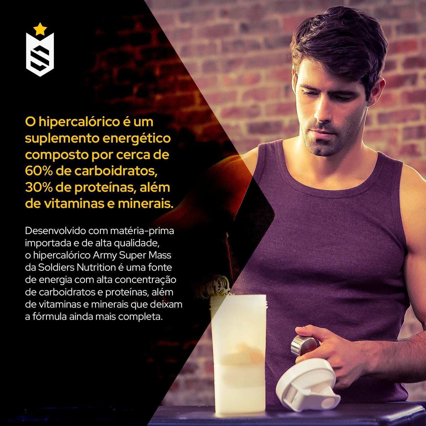 Homem preparando suplemento hipercalórico em coqueteleira, com texto destacando carboidratos, proteínas, vitaminas e minerais.
