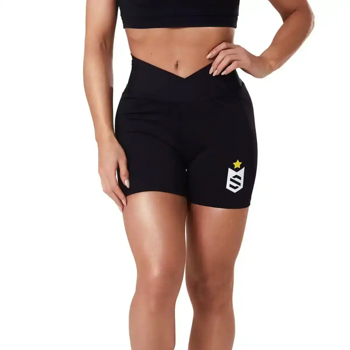 Shorts fitness feminino preto cintura alta detalhe estrela, ideal para treinos e academia